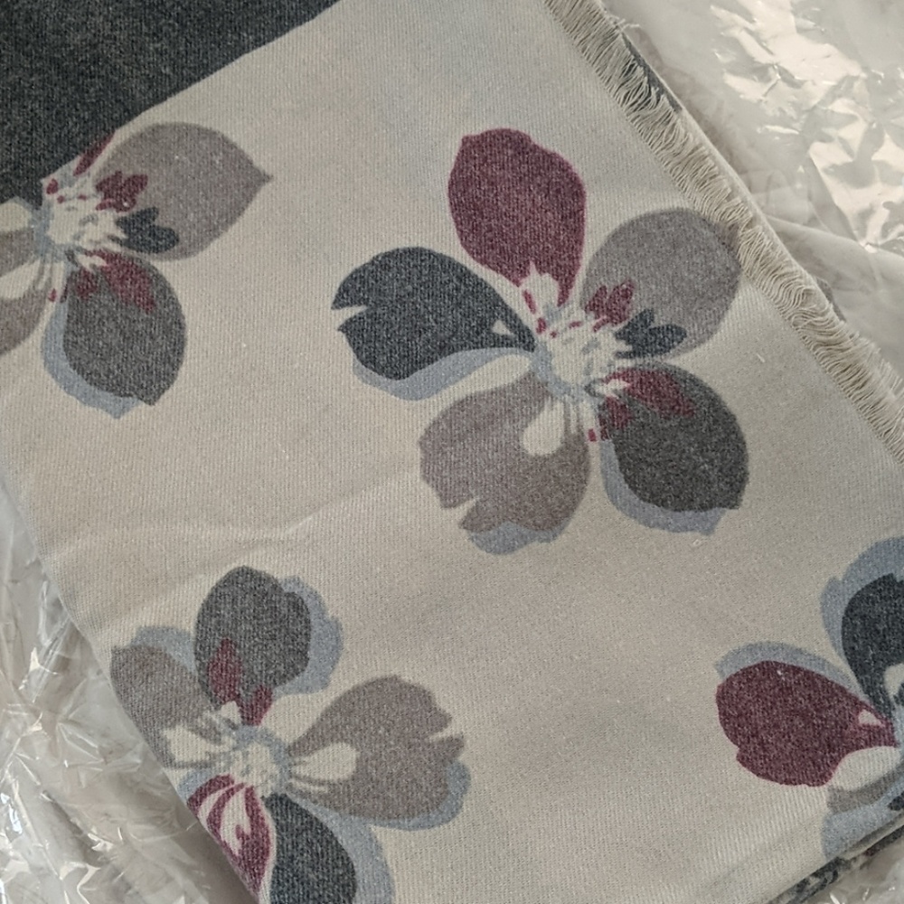Pashmina flowered shawl